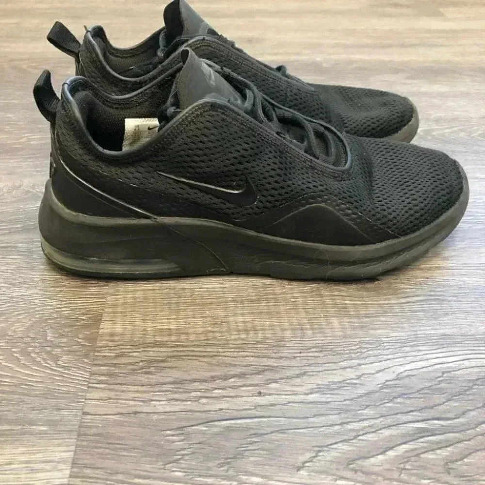 Nike Air Max Motion 2 Sneakers Tennis Shoes Solid Black Lace Up: 8.5 Men's